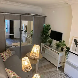 Moderne Au Coeur De Batignolles Appartement