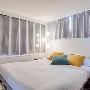 Refait à Neuf Proche Arc Triomphe 4p Appartement